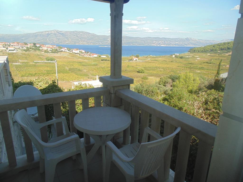 Villa Apartments Mate Cebalo Лумбарда Экстерьер фото